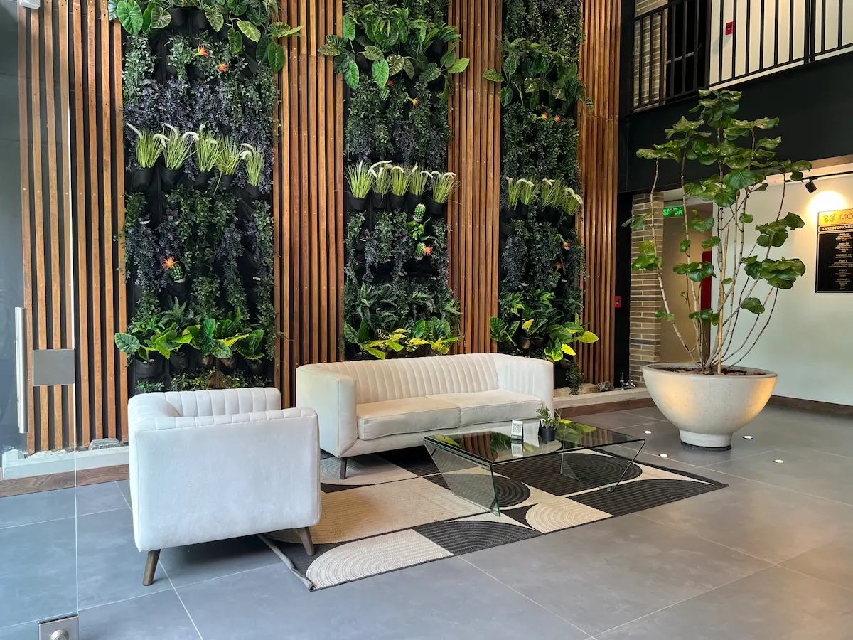 Lobby — Morph Milla de Oro